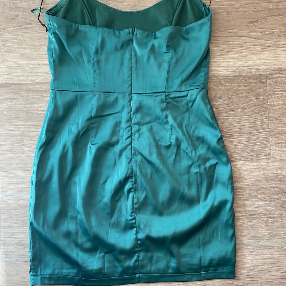 Super down green silk dress new with tags